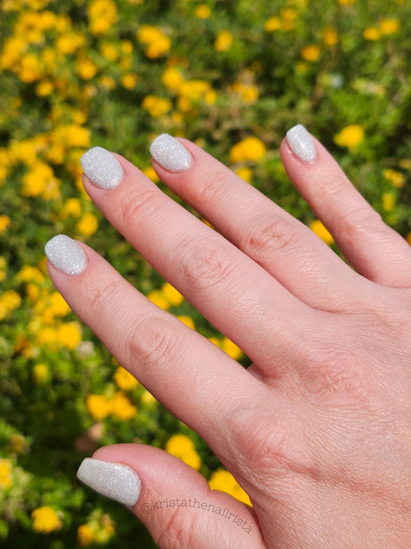 Dip Powder D881 Ethereal White Shimmer Dip Powder